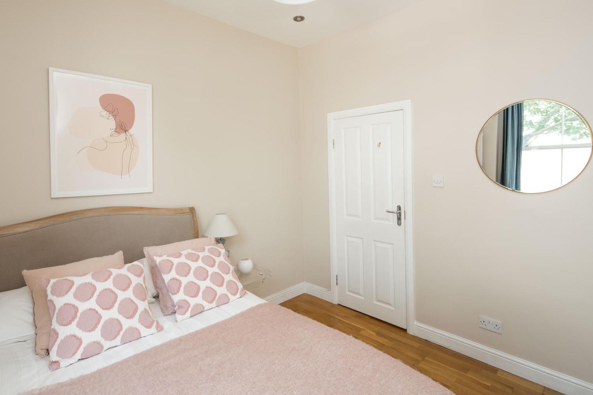 Apartment Chic 2-Bedroom Apartment On The Kings Road, Chelsea *